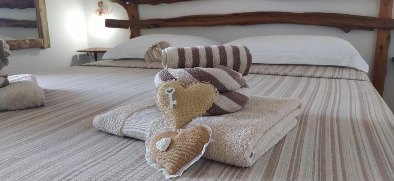 Steddueoro Bed & Breakfast Baunei Bilik gambar