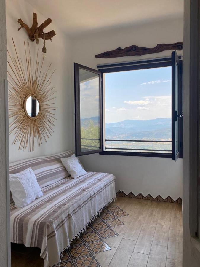 Steddueoro Bed & Breakfast Baunei Bilik gambar