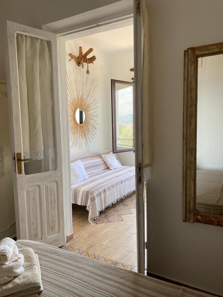Steddueoro Bed & Breakfast Baunei Bilik gambar
